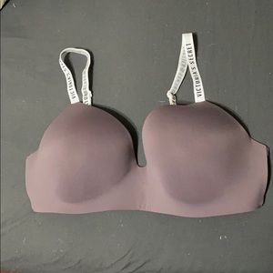 VS tshirt lightly lined wireless bra